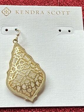 Kendra Scott Gold Filigree Drop Earring